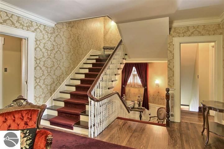 230 Wellington Street, Traverse City, MI 49686